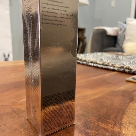 Estée Lauder - Picture 6 of 8